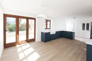 Kitchen Diner - click for photo gallery